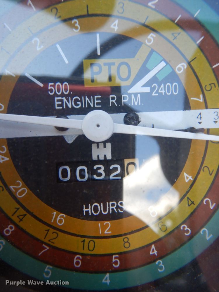 image for item GC9544 1967 Farmall 706 tractor