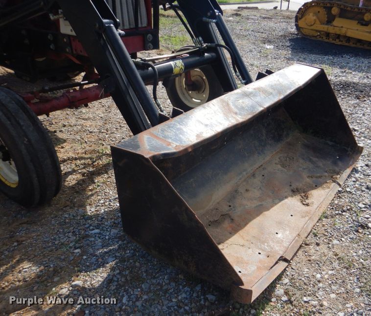 image for item GC9544 1967 Farmall 706 tractor