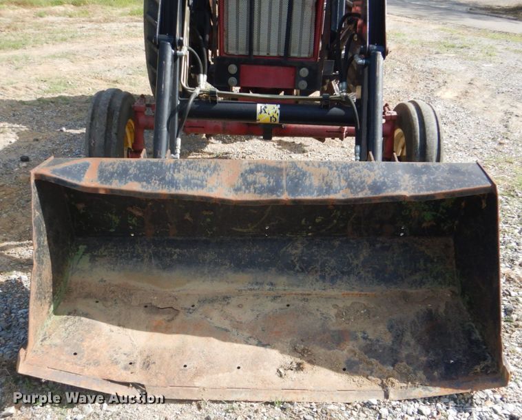 image for item GC9544 1967 Farmall 706 tractor