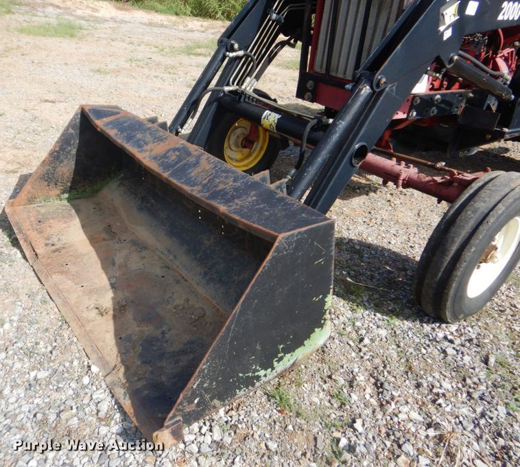 image for item GC9544 1967 Farmall 706 tractor