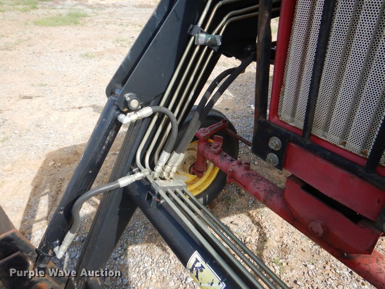 image for item GC9544 1967 Farmall 706 tractor