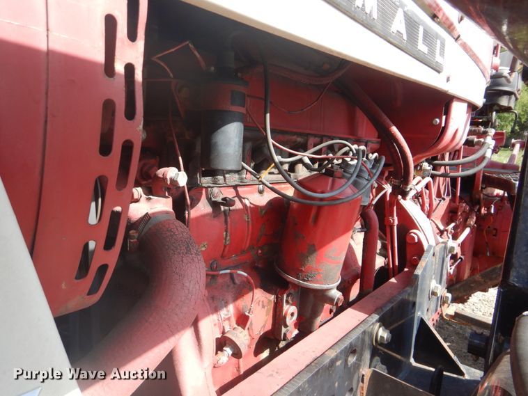 image for item GC9544 1967 Farmall 706 tractor