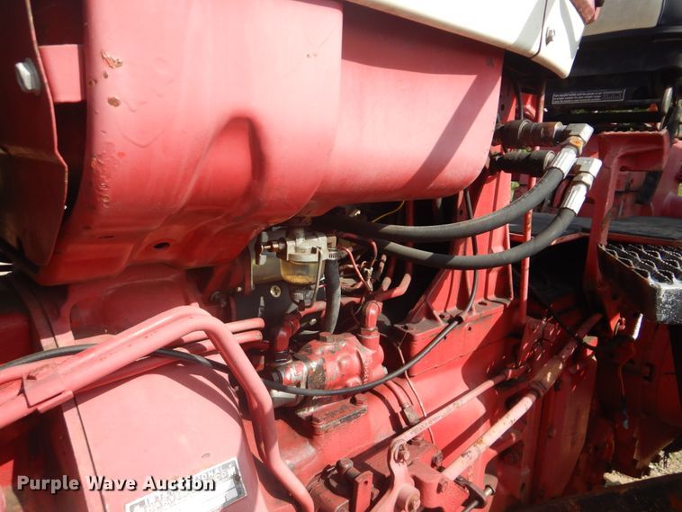 image for item GC9544 1967 Farmall 706 tractor