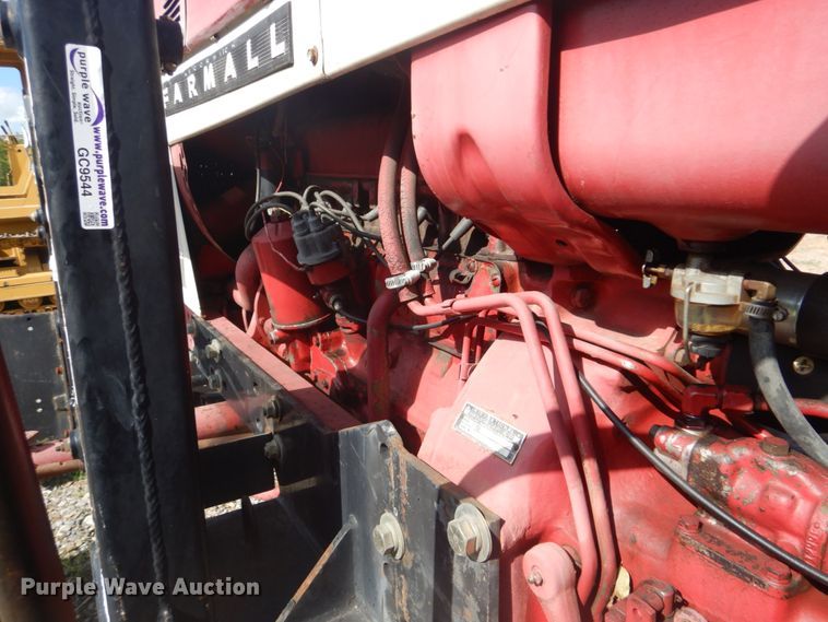 image for item GC9544 1967 Farmall 706 tractor