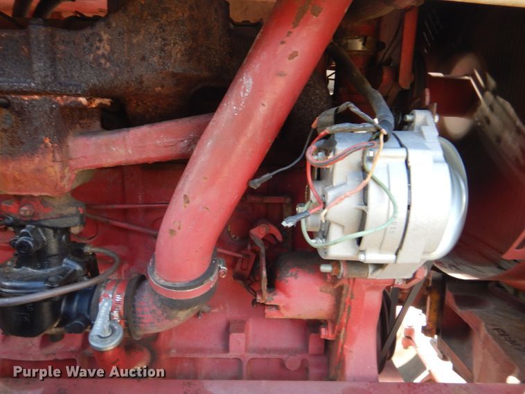 image for item GC9544 1967 Farmall 706 tractor