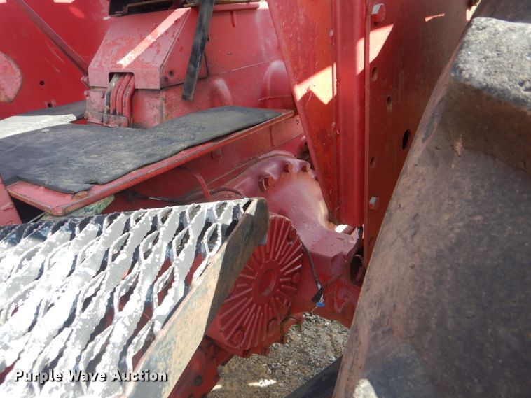 image for item GC9544 1967 Farmall 706 tractor