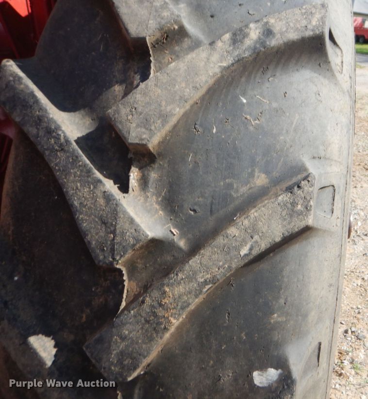 image for item GC9544 1967 Farmall 706 tractor