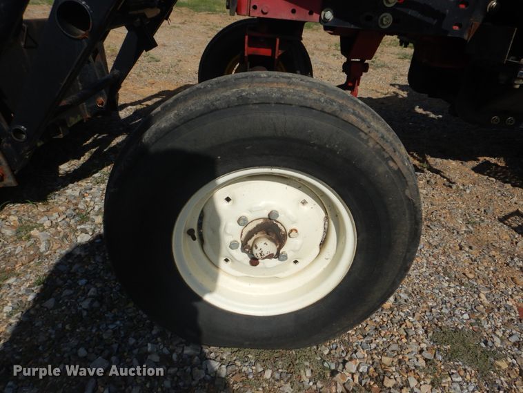 image for item GC9544 1967 Farmall 706 tractor