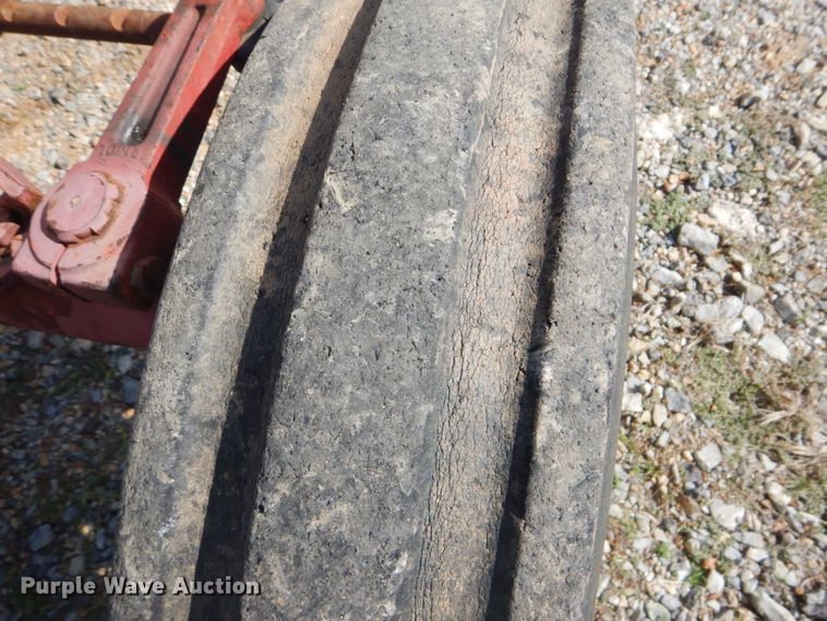 image for item GC9544 1967 Farmall 706 tractor