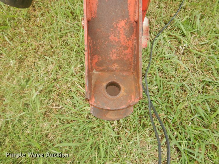 image for item GC9568 New Holland 650 round baler