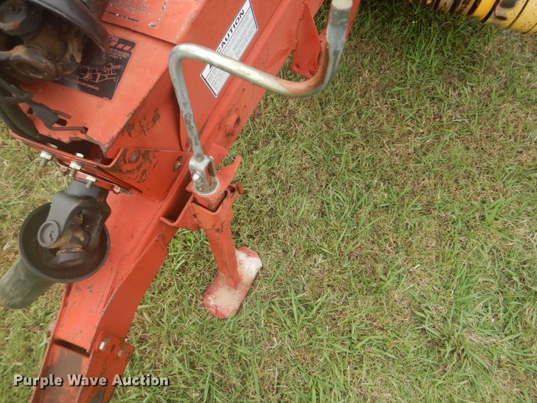 image for item GC9568 New Holland 650 round baler