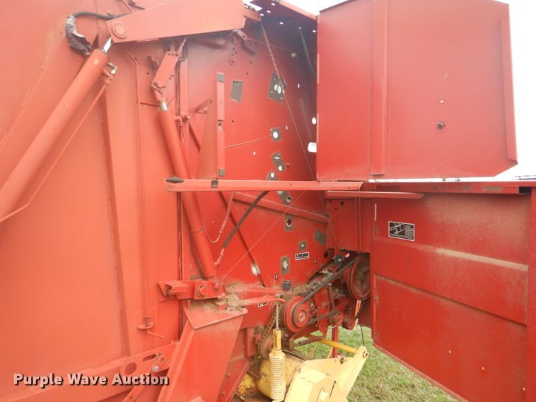 image for item GC9568 New Holland 650 round baler