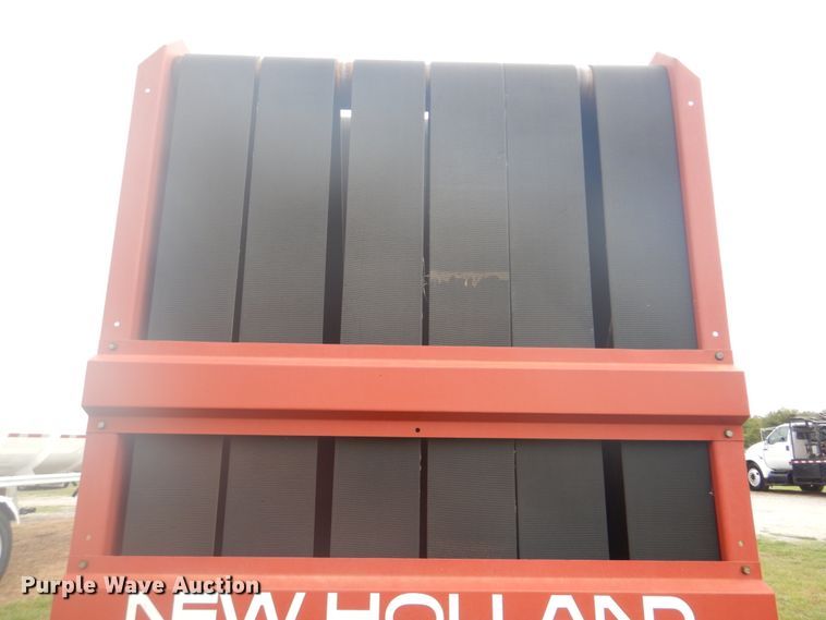 image for item GC9568 New Holland 650 round baler