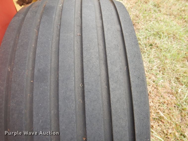 image for item GC9568 New Holland 650 round baler