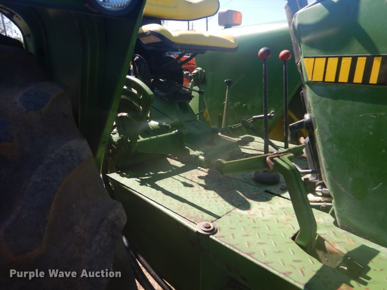 image for item GC9577 1978 John Deere 2840 tractor