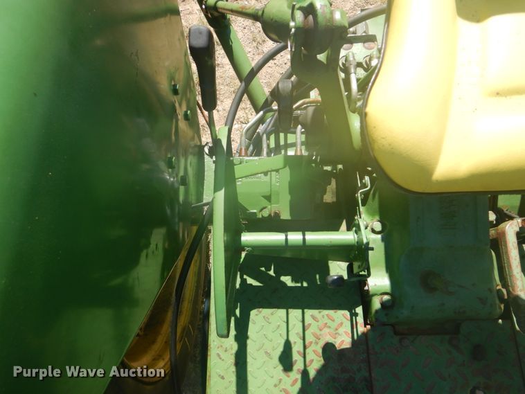 image for item GC9577 1978 John Deere 2840 tractor