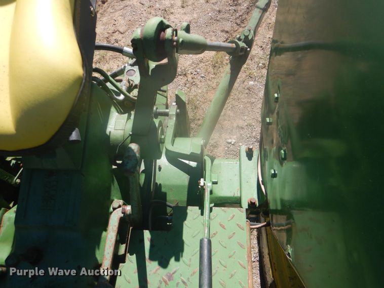 image for item GC9577 1978 John Deere 2840 tractor