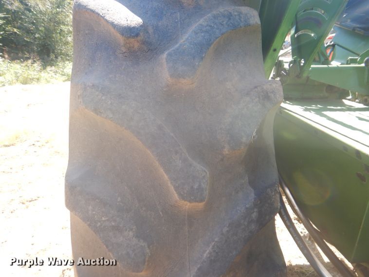 image for item GC9577 1978 John Deere 2840 tractor