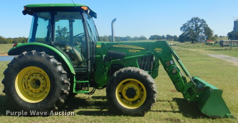 image for item GC9579 2009 John Deere 5083E MFWD tractor