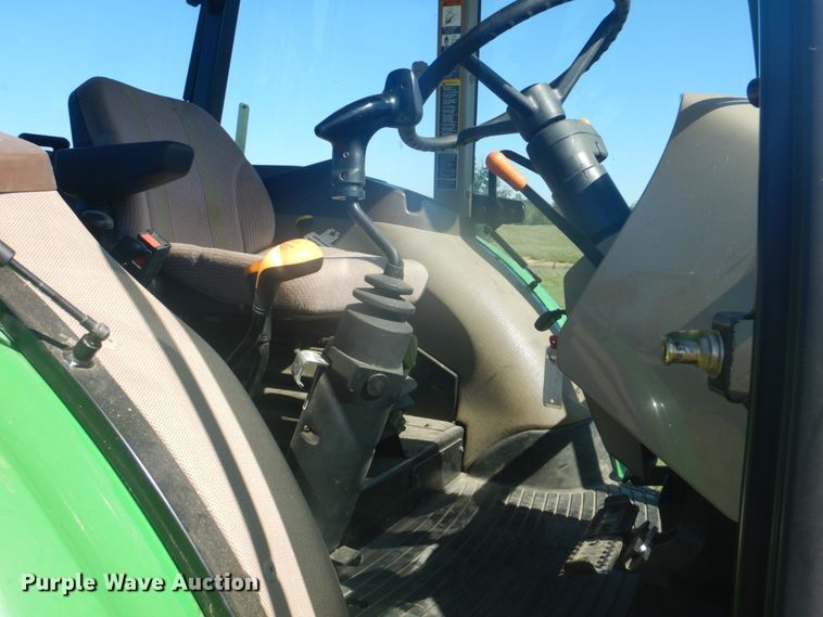 image for item GC9579 2009 John Deere 5083E MFWD tractor