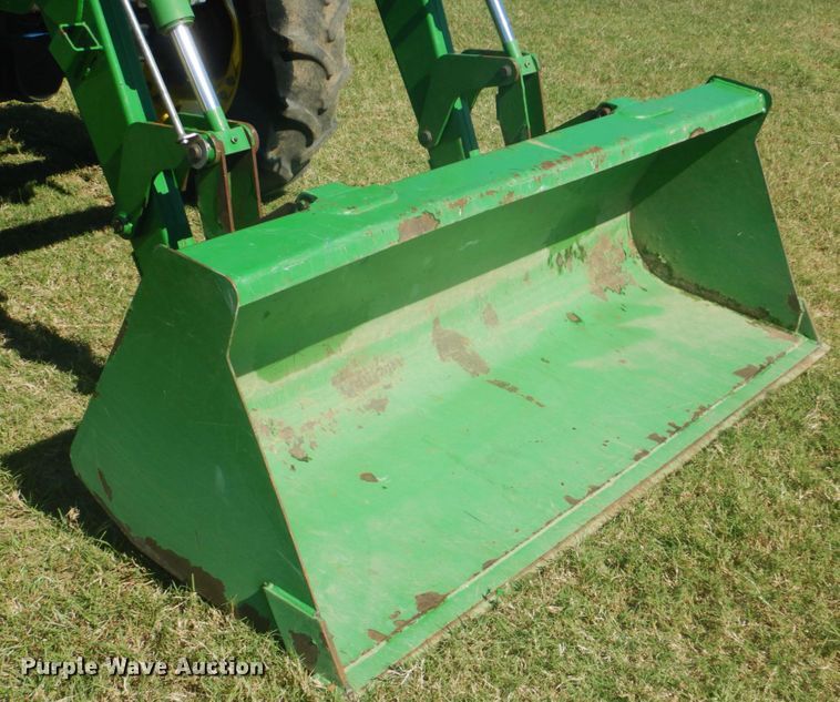image for item GC9579 2009 John Deere 5083E MFWD tractor