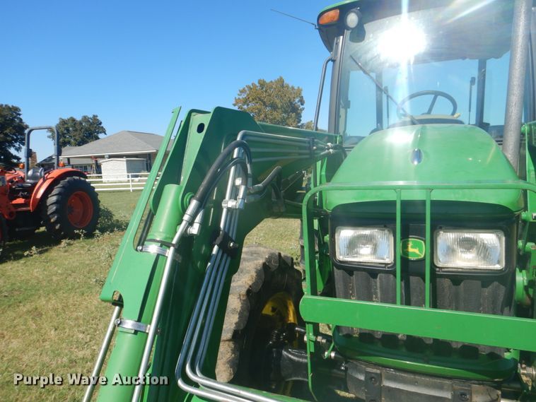 image for item GC9579 2009 John Deere 5083E MFWD tractor