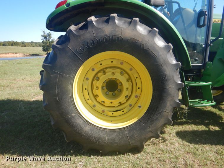 image for item GC9579 2009 John Deere 5083E MFWD tractor