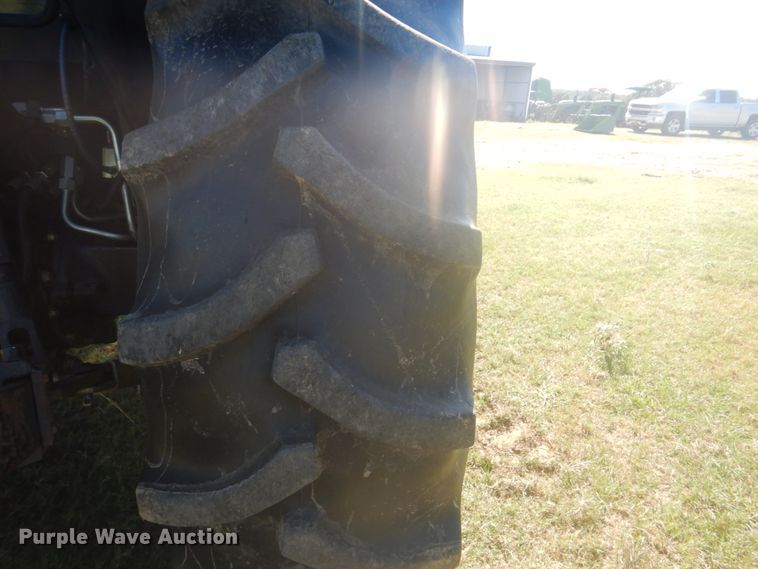 image for item GC9579 2009 John Deere 5083E MFWD tractor