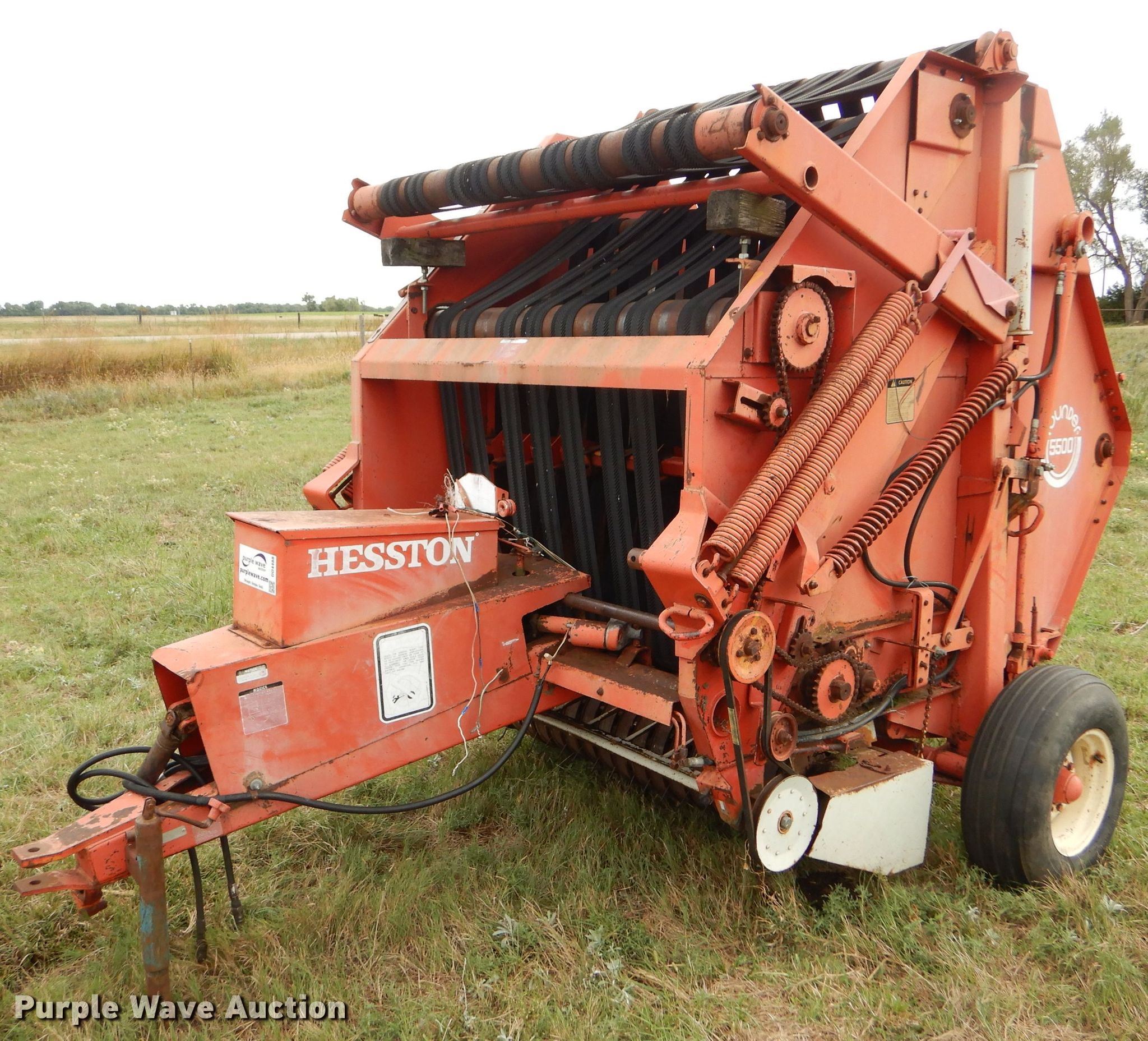 1981 Hesston 5500 Rounder round baler in Ellinwood, KS Item DD4488