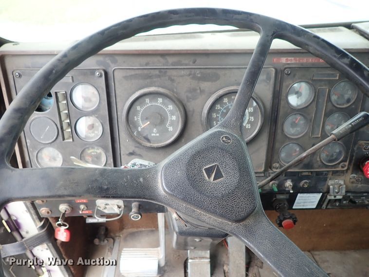 image for item DB7706 1988 International 9370 semi truck