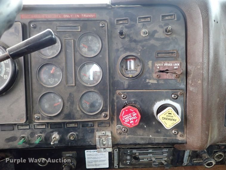 image for item DB7706 1988 International 9370 semi truck