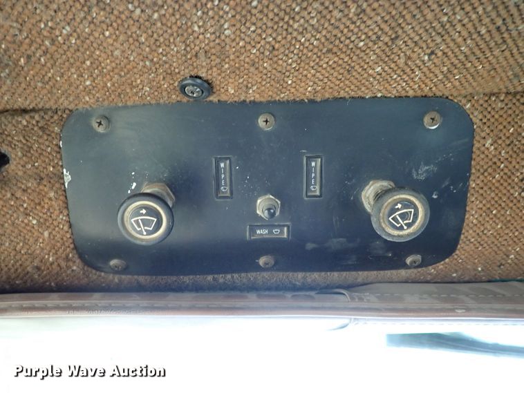 image for item DB7706 1988 International 9370 semi truck