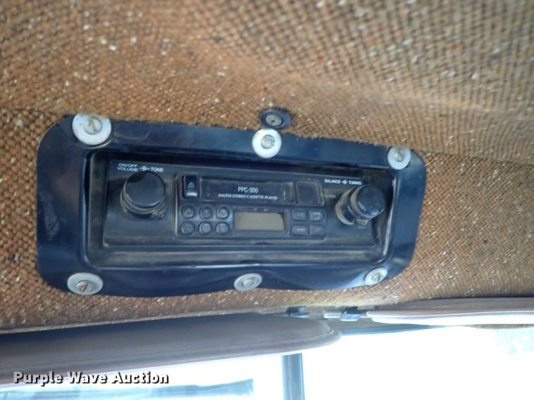 image for item DB7706 1988 International 9370 semi truck