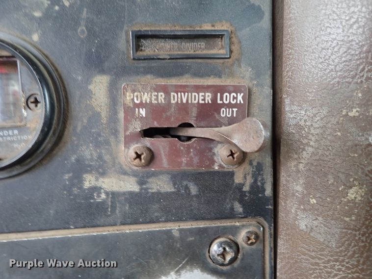 image for item DB7706 1988 International 9370 semi truck