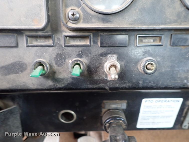 image for item DB7706 1988 International 9370 semi truck