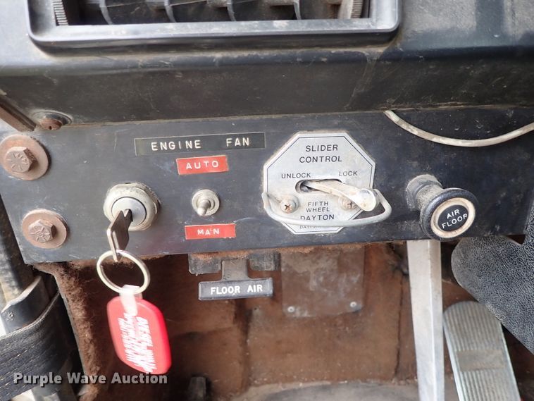 image for item DB7706 1988 International 9370 semi truck