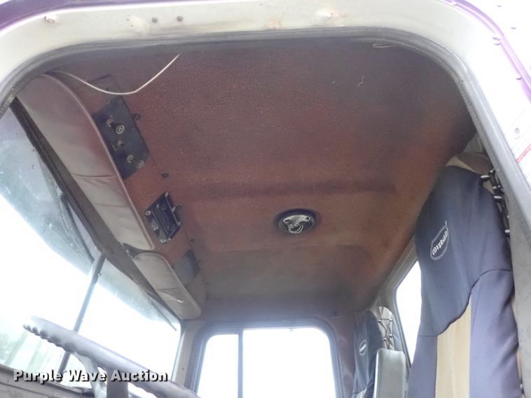 image for item DB7706 1988 International 9370 semi truck