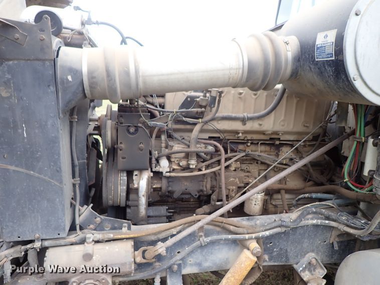 image for item DB7706 1988 International 9370 semi truck