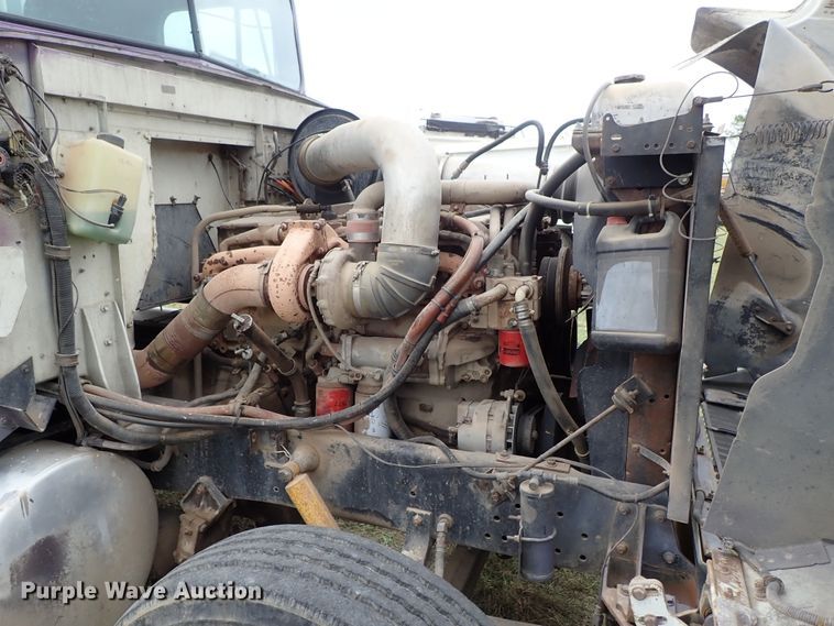 image for item DB7706 1988 International 9370 semi truck