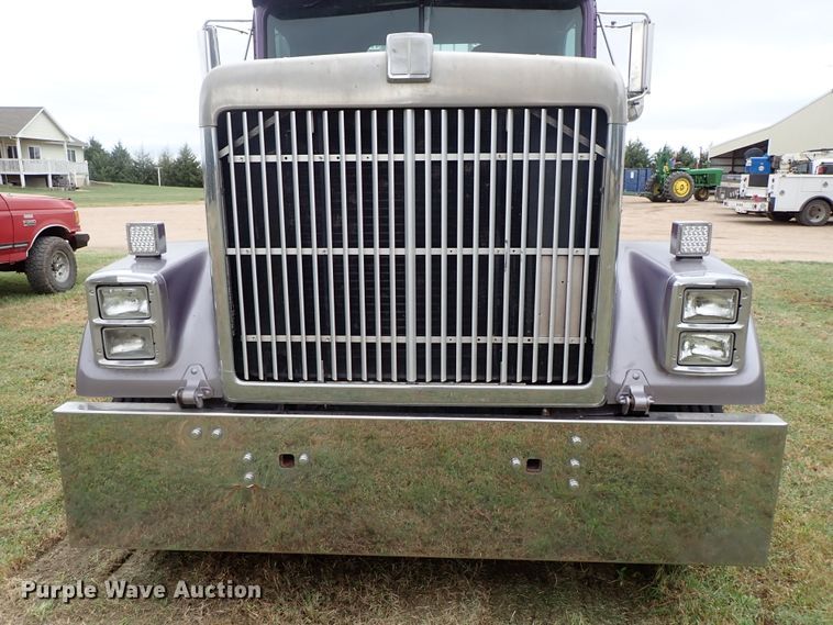 image for item DB7706 1988 International 9370 semi truck