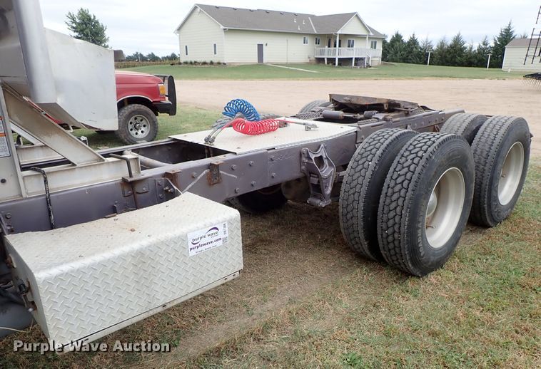 image for item DB7706 1988 International 9370 semi truck