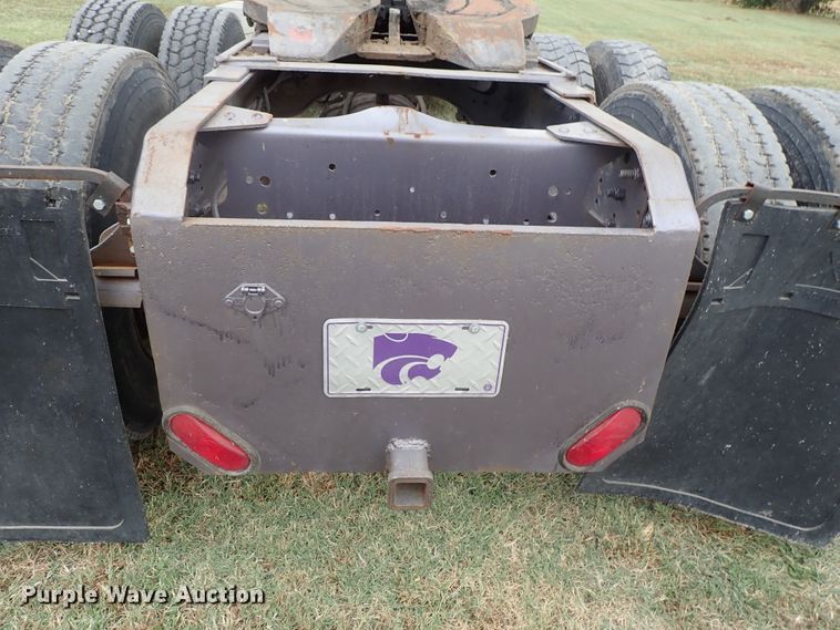 image for item DB7706 1988 International 9370 semi truck