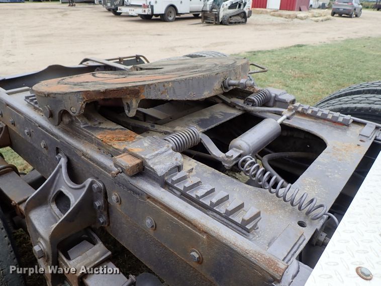 image for item DB7706 1988 International 9370 semi truck