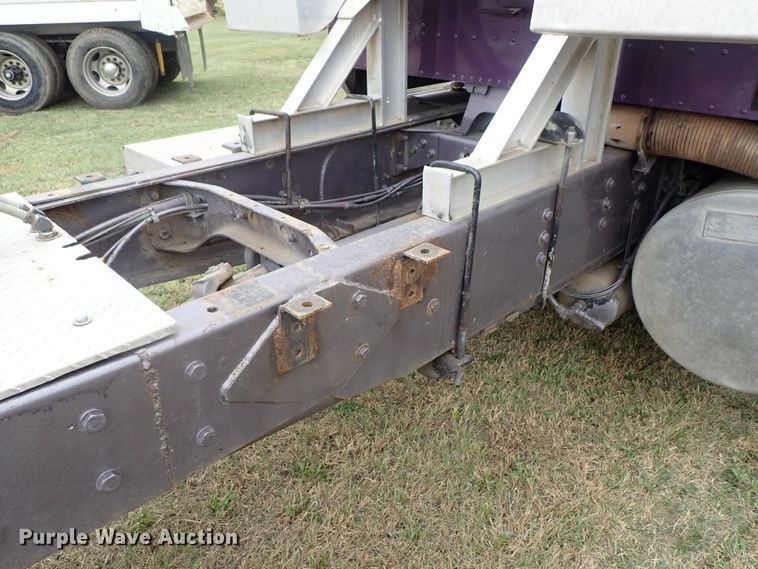 image for item DB7706 1988 International 9370 semi truck