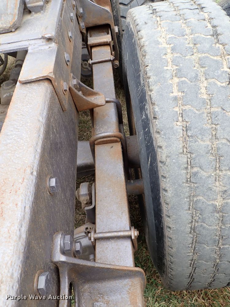 image for item DB7706 1988 International 9370 semi truck