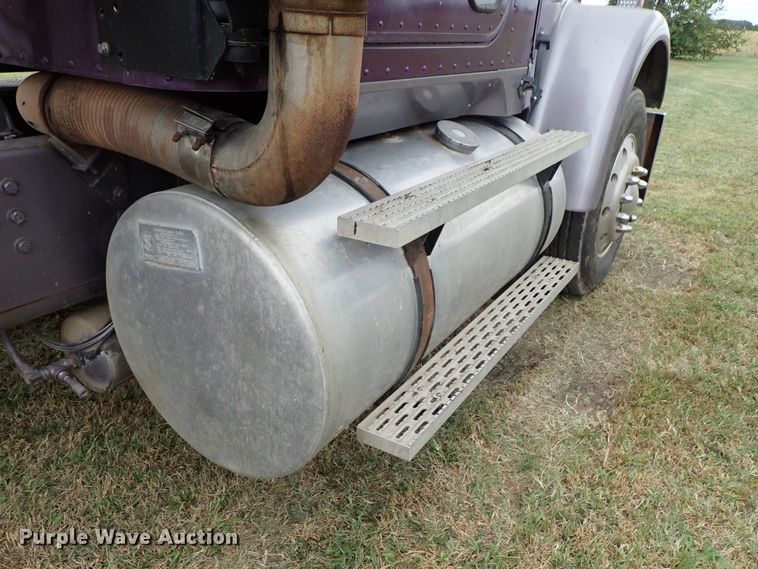 image for item DB7706 1988 International 9370 semi truck