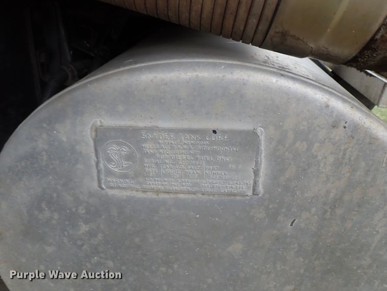 image for item DB7706 1988 International 9370 semi truck