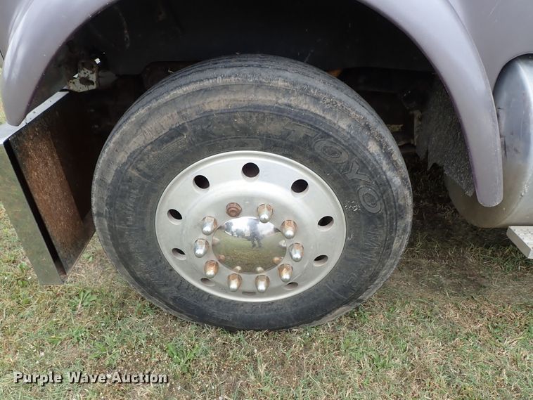 image for item DB7706 1988 International 9370 semi truck