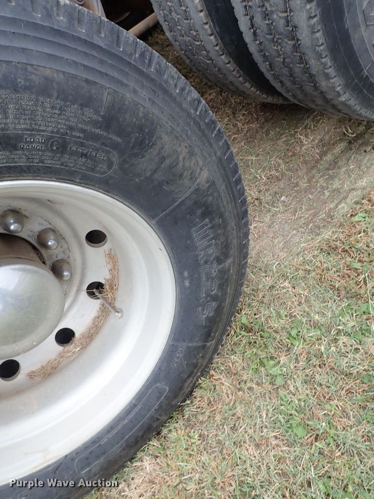 image for item DB7706 1988 International 9370 semi truck