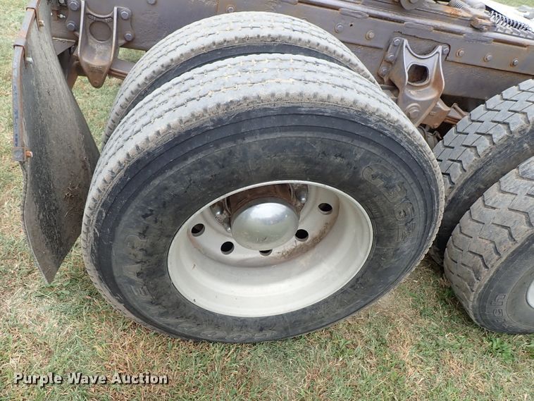 image for item DB7706 1988 International 9370 semi truck